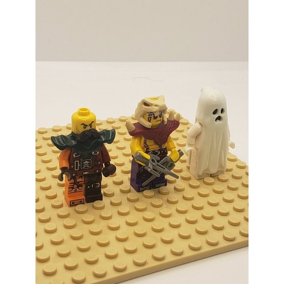 LEGO Lot 3 Mixed Minifigure Glow in Dark Ghost 9467 + two Other Figs C0496 - Picture 9 of 12
